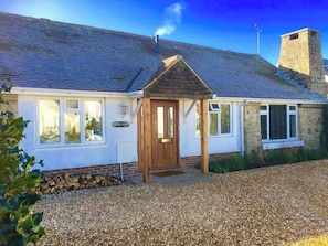 Exterior - Cornerstones, Harbour Village House (Chichester)