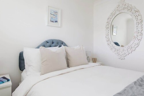 Cornerstones, Harbour Village House