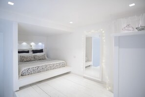 1 habitación, tabla de planchar con plancha, wifi gratis y ropa de cama