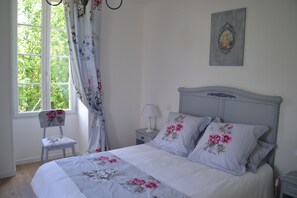 6 Schlafzimmer, Bügeleisen/Bügelbrett, WLAN