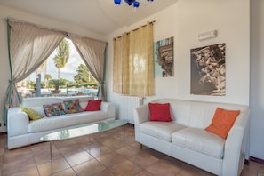 Flachbildfernseher, Stereoanlage