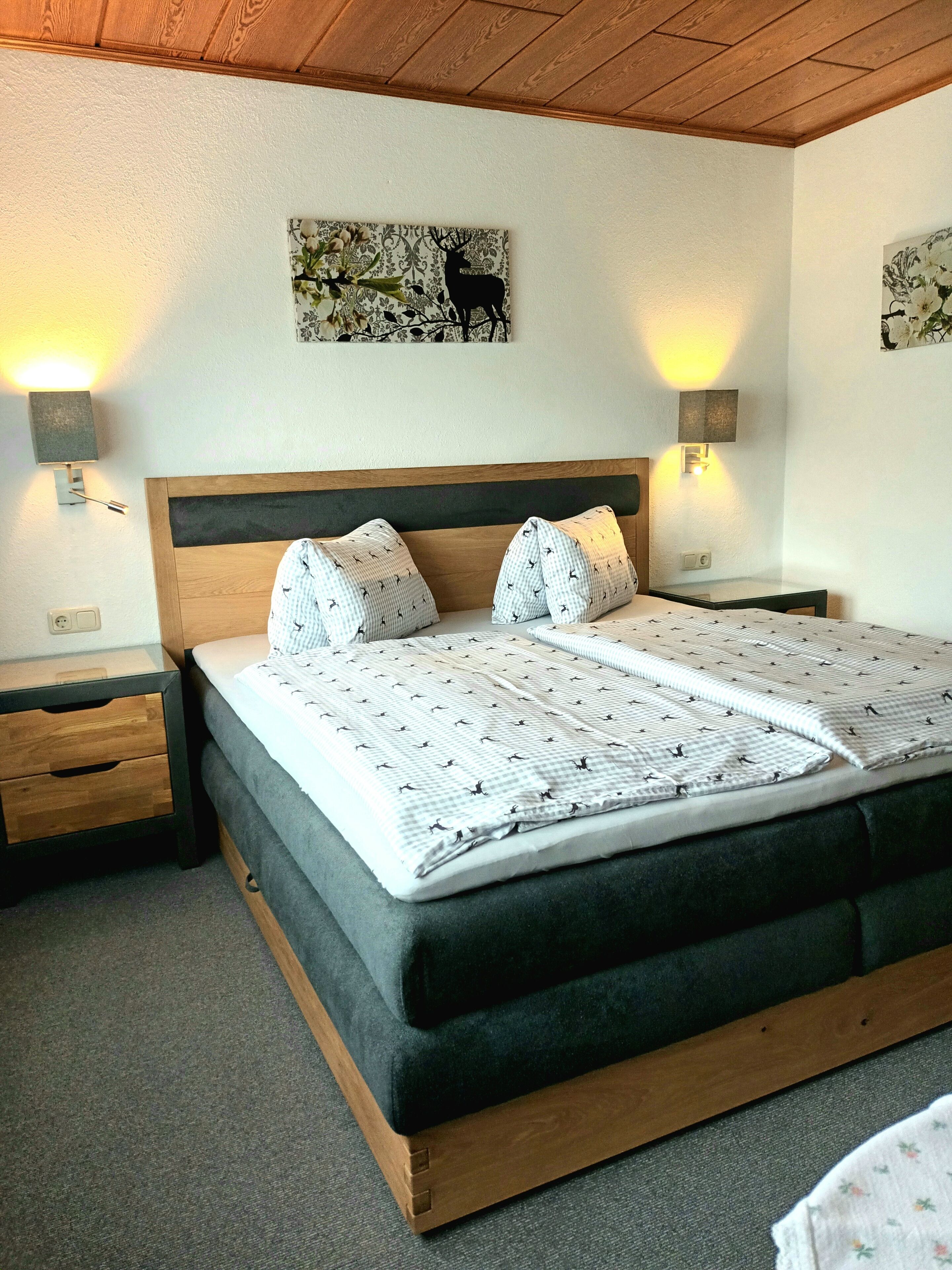 2 bedrooms, travel crib, WiFi, bed sheets