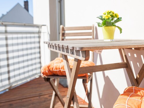 2 Zimmer FeWo, Küche, Bad, Balkon, HD-TV, WLAN, Parkplatz - Nähe Zoo, Messe