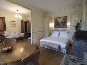 1 bedroom, in-room safe, iron/ironing board, free WiFi