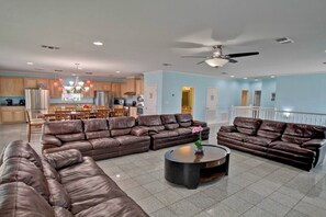 TV - 10% off, EV Charger, 5Lots To Beach,HeatedPool/Jacuzzi (South Padre Island)