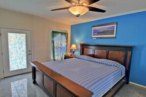 6 bedrooms, iron/ironing board, travel crib, WiFi - 10% off, EV Charger, 5Lots To Beach,HeatedPool/Jacuzzi (South Padre Island)