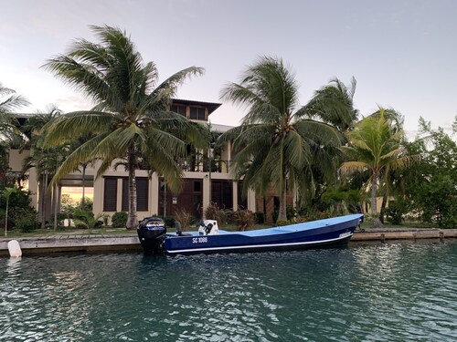 Beautiful Beachfront Island Home, Private Dock, Village Transportation Included