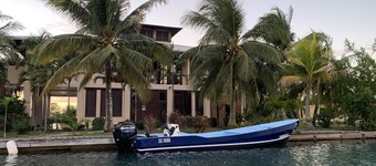 Beautiful Beachfront Island Home, Private Dock, Village Transportation Included