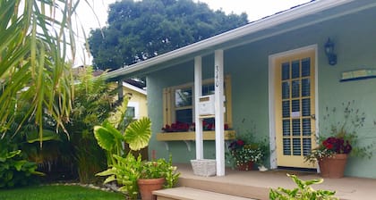 COZY BEACH HOUSE near YACHT HARBOR