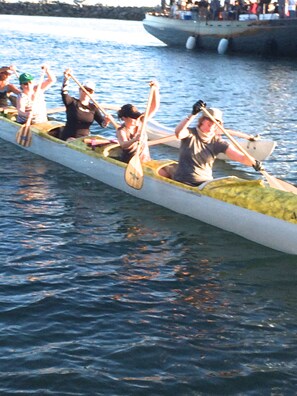Beach nearby, sun-loungers, beach towels