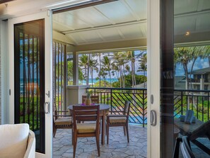 Outdoor dining - REDUCED Dec-Mar! Villa 309 Penthouse Lvl Ocean View Turtle Bay (Kahuku)