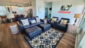  تلفزيون ذكي، ألعاب فيديو، مشغل دي في دي، كُتُب