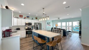 茶具/咖啡用具、冰箱、微波炉、烤箱