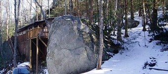 THE MOUNTAINS ARE CALLING you all to Two Rock Treehouse a Cozy Mountain Cabin🧡