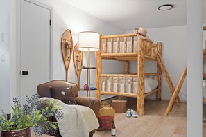 4 Schlafzimmer, Bügeleisen/Bügelbrett, WLAN, Bettwäsche