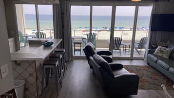 Smart TV, books, video library