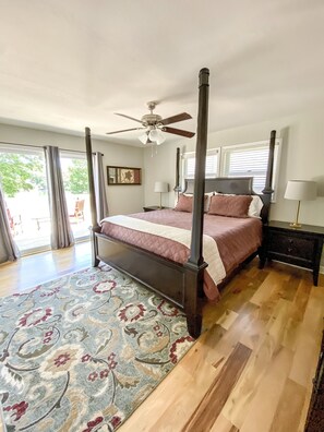 3 chambres, fer et planche à repasser, Wi-Fi, draps fournis