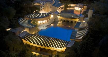 Kindra’s Lake House – Lakefront w/ Dock, Screened Porch, Pet Friendly, MTB