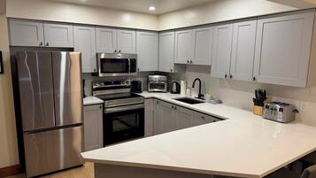 Fridge, oven, dishwasher