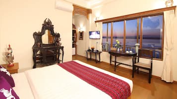 Deluxe Room, River View | View from room