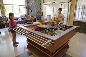 Colazione a base di specialità locali inclusa, servita tutte le mattine
