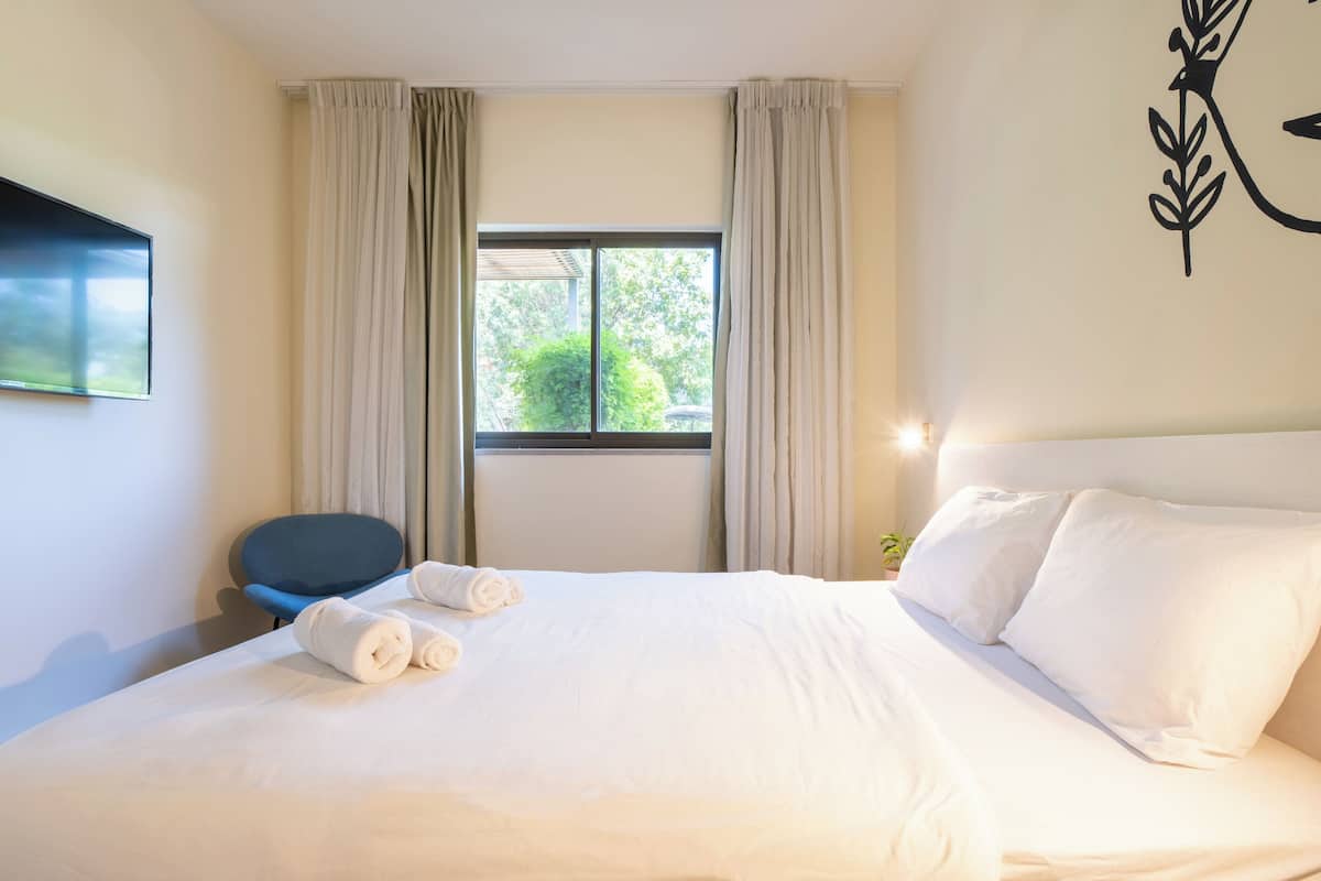 Standard Room, 1 Queen Bed with Sofa bed | Free WiFi, bed sheets