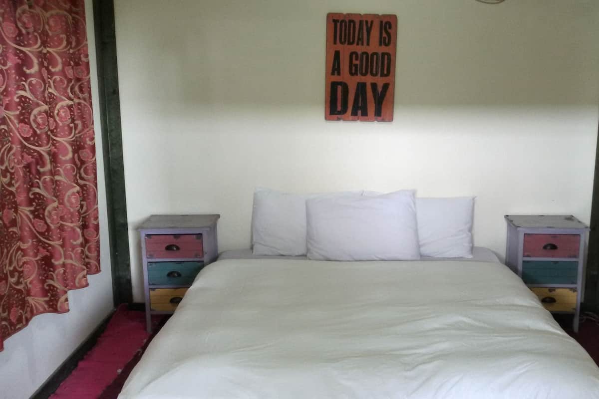 In-room safe, desk, blackout drapes, cribs (free)