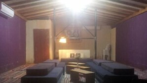 Living room - Adam's Farm (Eliad)