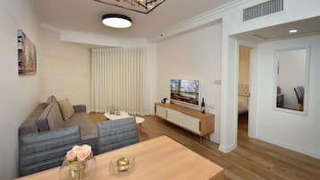 Premium Apartment, 1 Double Bed with Sofa bed, Lake View, Beachfront | Living room