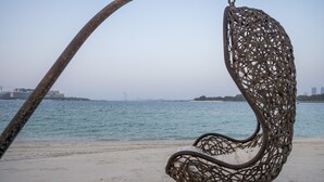 Di pantai
