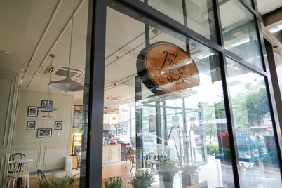 Studio Condo at Horizons 101