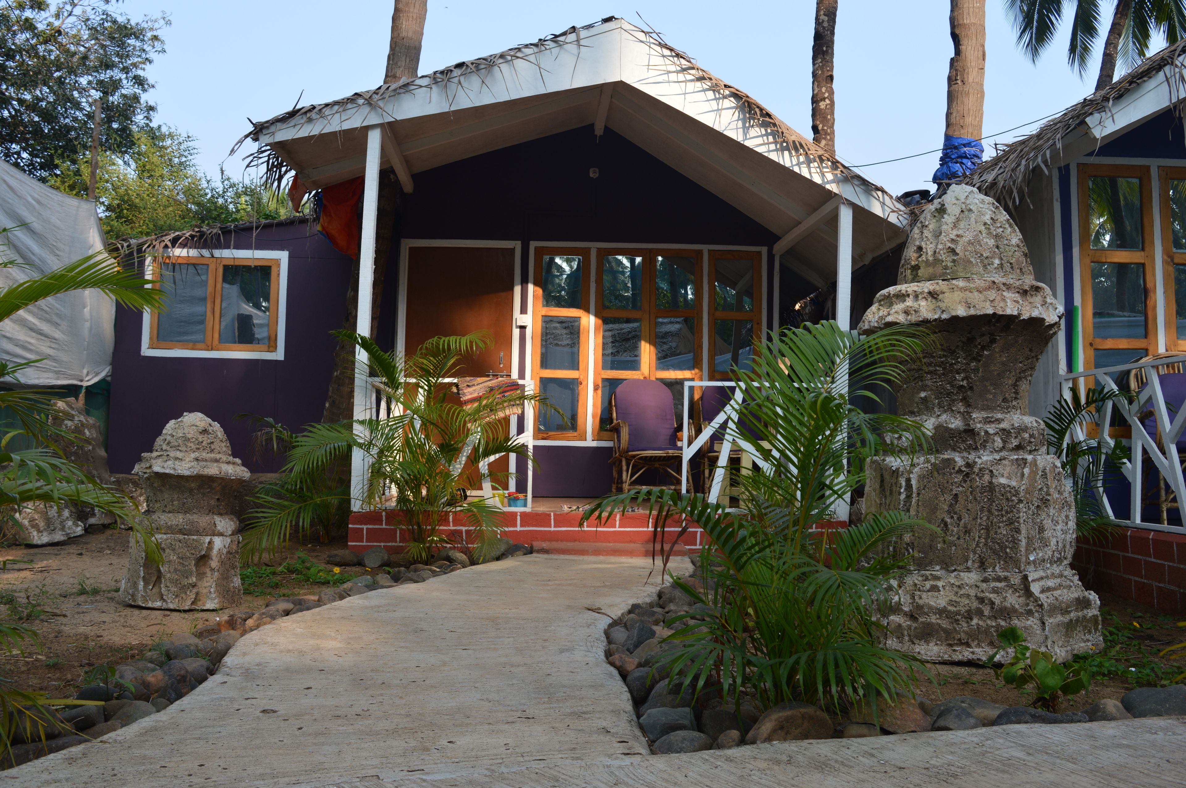 family cottage, 2 bedrooms, smoking, garden view | bathroom | shower, designer toiletries, towels