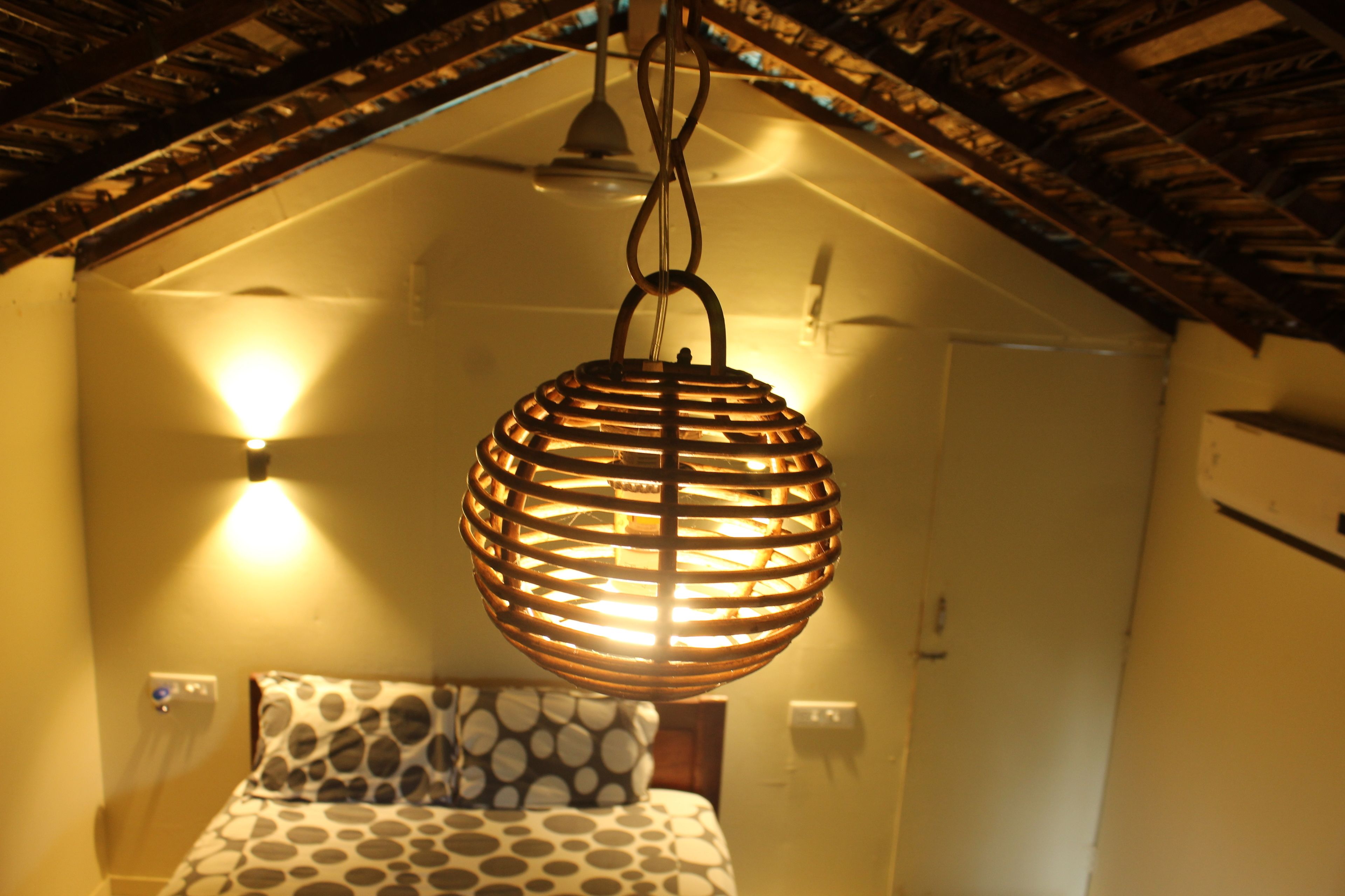 deluxe cottage, 1 bedroom, smoking, garden view | living area