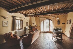 Family Duplex, Kitchen, Hill View | Living area