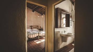 Perheparitalo, keittiö, näköala mäelle | 1 makuuhuone, työpöytä, silitysrauta/-lauta, ilmaiset vauvansängyt