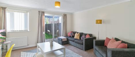 Superior Room, Private Bathroom, Garden View (3 Bedroom Serviced House) | Lounge