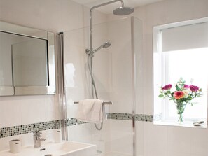 Chambre, salle de bain privée, vue sur le jardin | Salle de bain