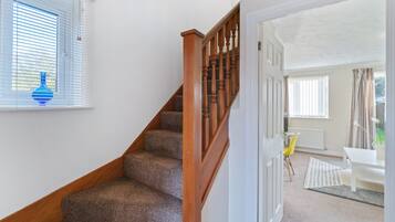 Habitación superior, baño privado, vista al jardín (3 Bedroom Serviced House) | Lobby