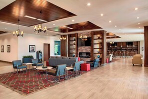 Lobby lounge - Four Points by Sheraton Grande Prairie (Grande Prairie)