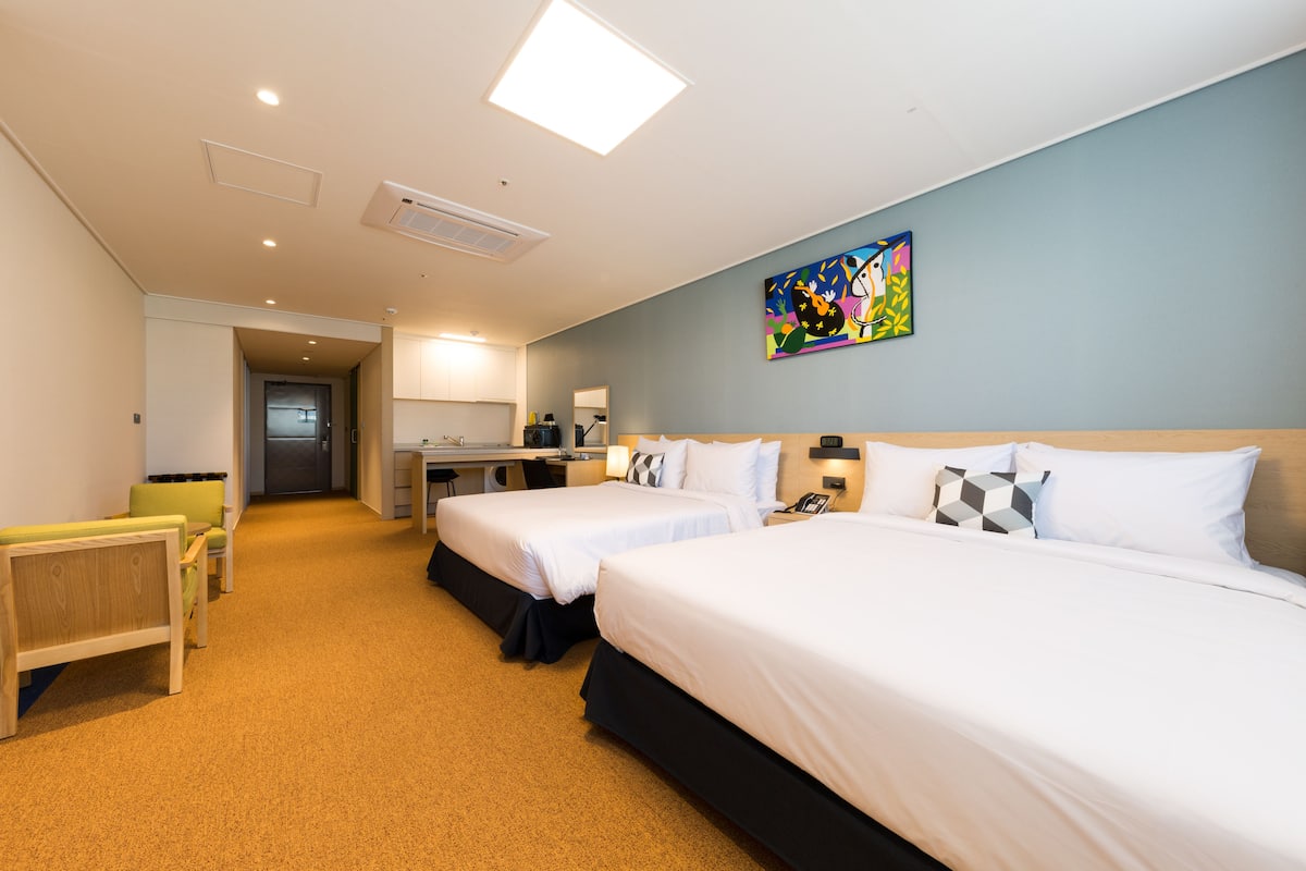 Luxe beddengoed, een kluis op de kamer, verduisterende gordijnen