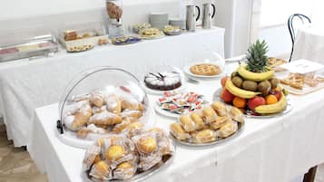 Free daily buffet breakfast