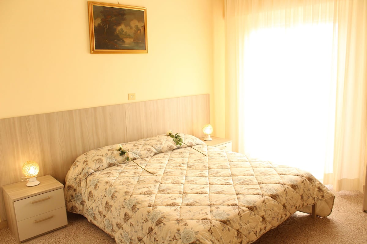 Double Room, Balcony, Partial Sea View | Frette Italian sheets, down comforters, desk, WiFi (free)
