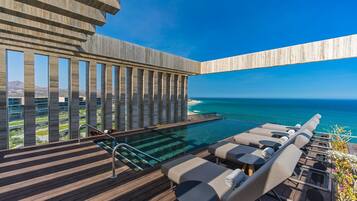 4 outdoor pools