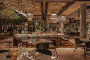 6 restaurants; breakfast, lunch and dinner served  - Solaz, A Luxury Collection Resort, Los Cabos a Marriott Hotel (San José del Cabo)
