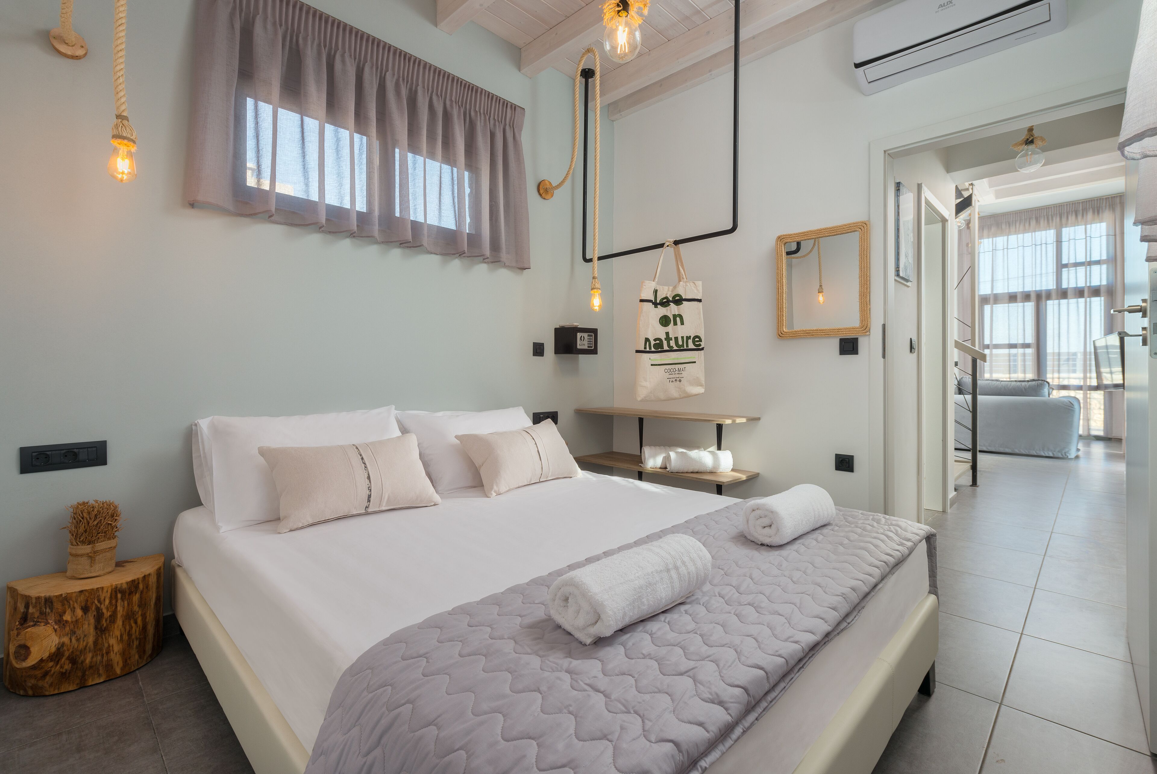 Roupas de cama premium, cofres nos quartos