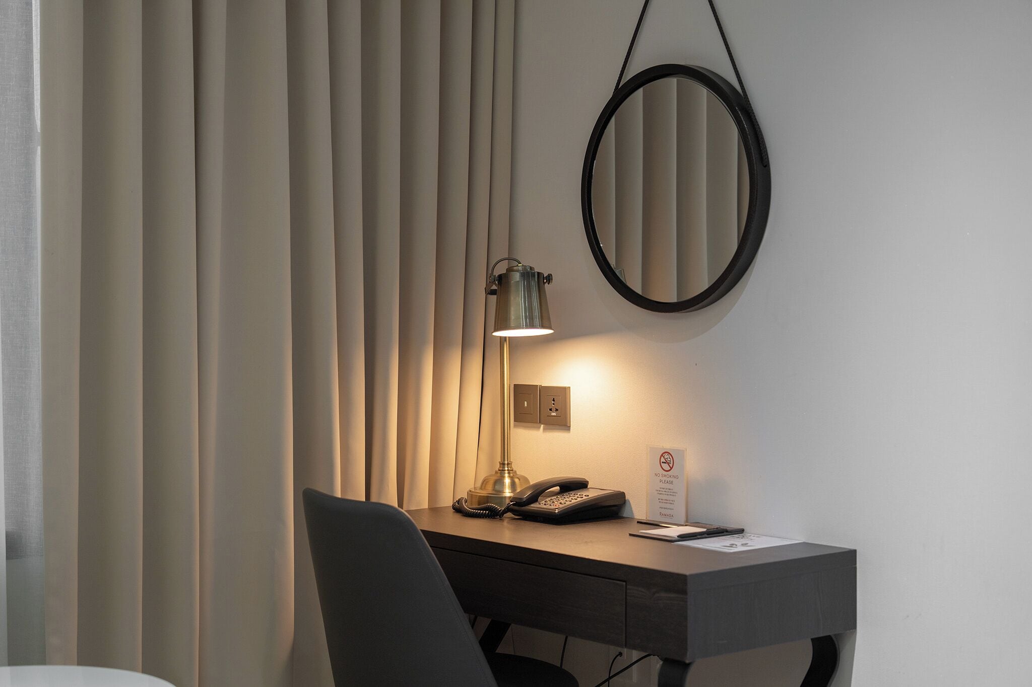 deluxe double room, 1 double bed | premium bedding, in-room safe, desk, blackout curtains