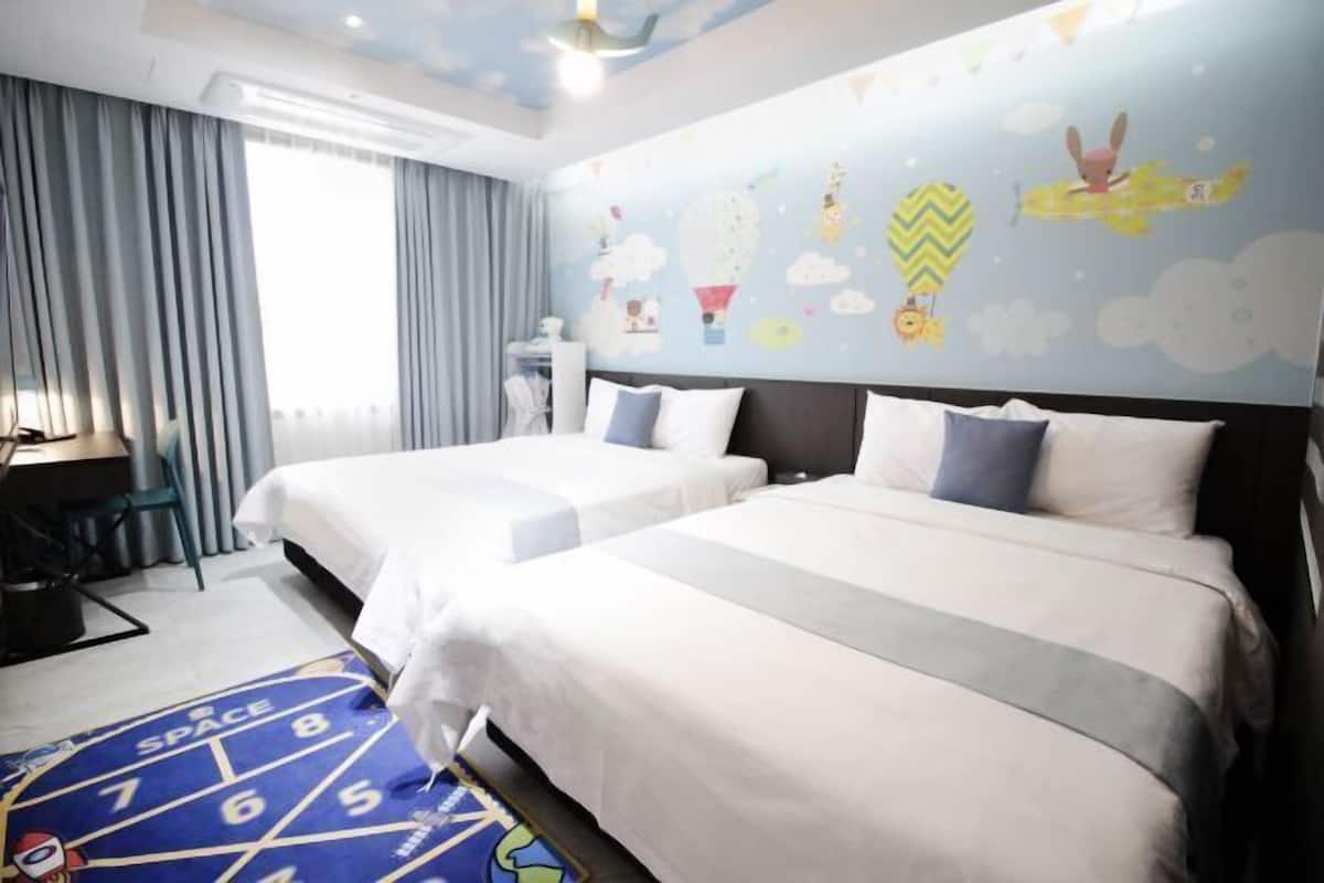 Premium bedding, in-room safe, desk, blackout curtains