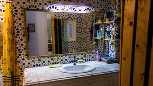 Bathroom sink - Maison en plein cœur de Sidi Bou Said (Sidi Bou Said)