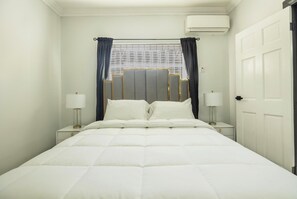 1 slaapkamer, een strijkplank/strijkijzer, wifi, beddengoed