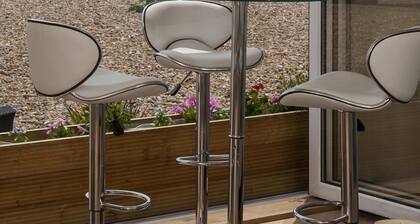 Bella Vista is a Stunning Beachfront Apartment with 200 5 star reviews